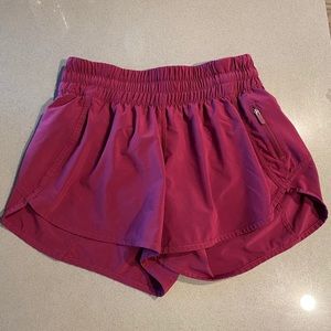 lululemon Tracker Short V 4”- Size: 8